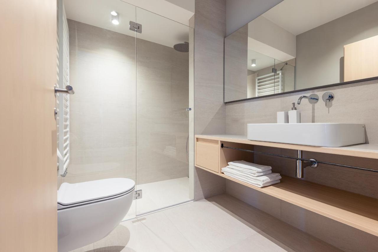 Solis Apartments ลานา ภายนอก รูปภาพ