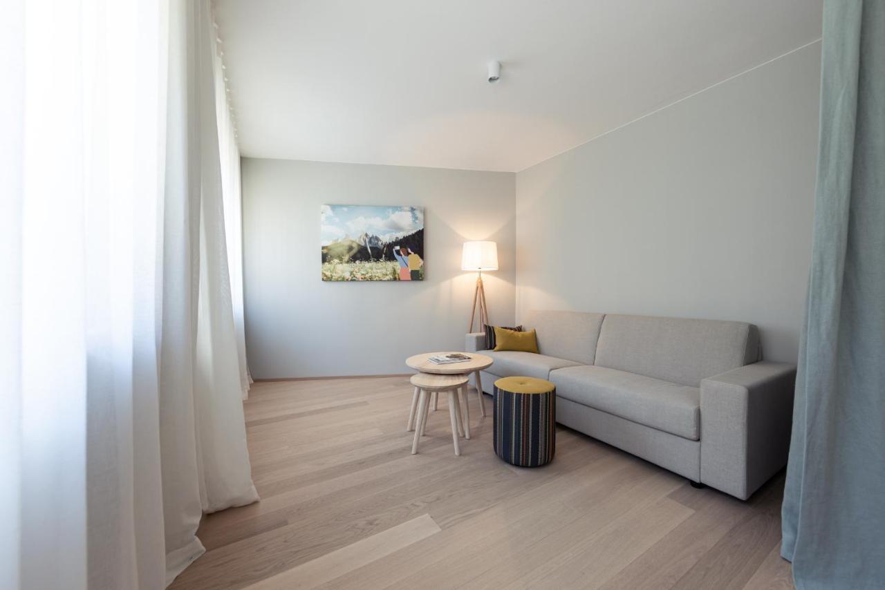 Solis Apartments ลานา ภายนอก รูปภาพ