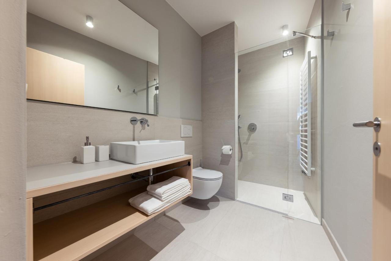 Solis Apartments ลานา ภายนอก รูปภาพ